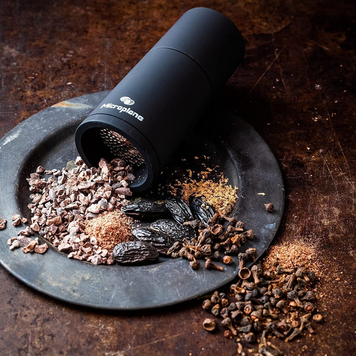 Microplane Kruidenmolen Zwart voor Nootmuskaat, Kaneel, Tonkabonen, Lange Peper en Andere Droge Kruiden Malen en Grinders Naty Shop