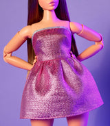 Barbie Looks-pop, verzamelfiguur nr. 24 met bruin haar en moderne Y2K-mode, sprankelende strapless jurk met peep-toe hoge hakken, HRM16 Naty Shop-poppen