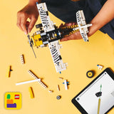 LEGO Technic Propellervliegtuig Bouwspeelgoed voor kinderen Cadeau voor jongens en meisjes vanaf 8 jaar Roterende propellervliegtuigmotor met 4 cilinders Zuigermotor Model 42198 Bouwsets Bekijk de LEGO-Store