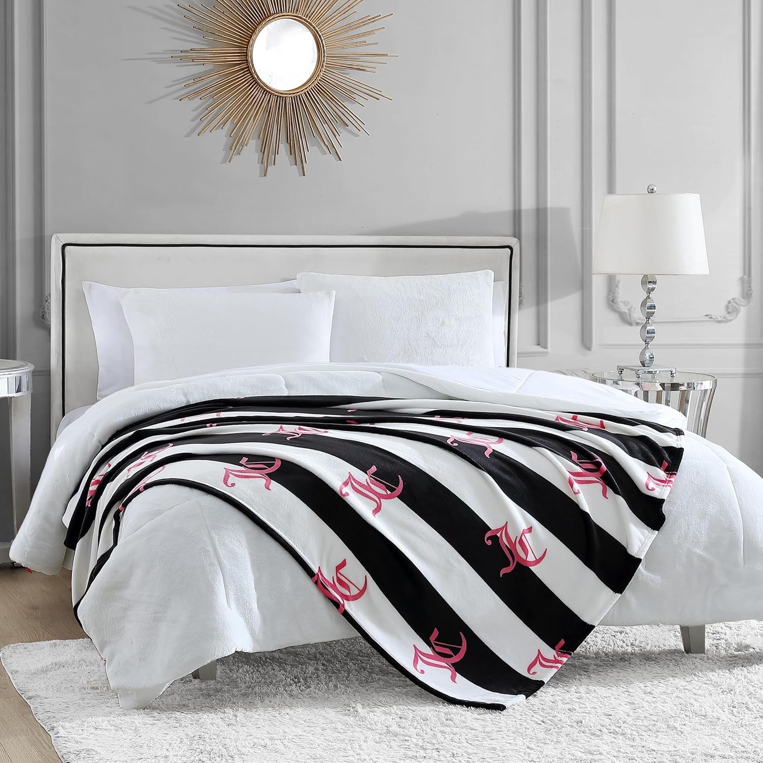 Juicy Couture Cabana pluche deken, 127,7 x 178,8 cm, luxe pluchen deken van microvezel voor maximaal comfort en gezellige warmte Juicy Couture bedden en dekens