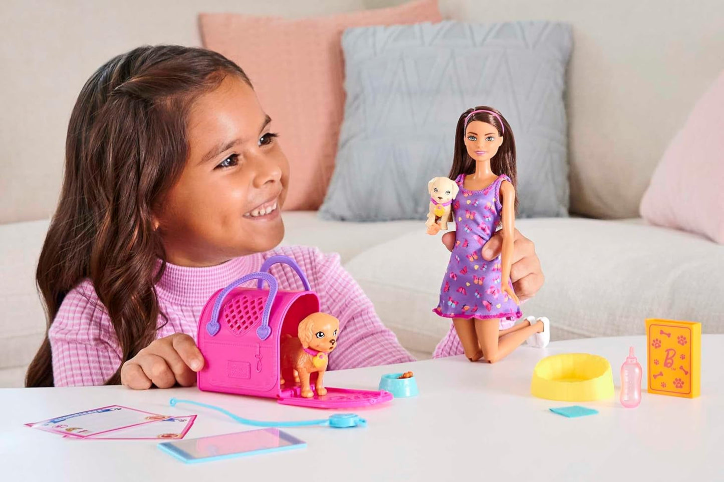 Adoptie Barbie Puppy - Pop en 2 puppy's, met adoptiecertificaten, kleurwisseleffect, kooi en accessoires, voor kinderen van 3 jaar en ouder, HKD 86