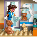 LEGO Friends Dierenartskastje voor paarden en huisdieren, bouw- en speelset voor fantasierijk rollenspel met 3 minifiguren en 5 dierenfiguren, cadeau-idee voor meisjes vanaf 7 jaar 42651 Bouwsets Besuche den LEGO-Store