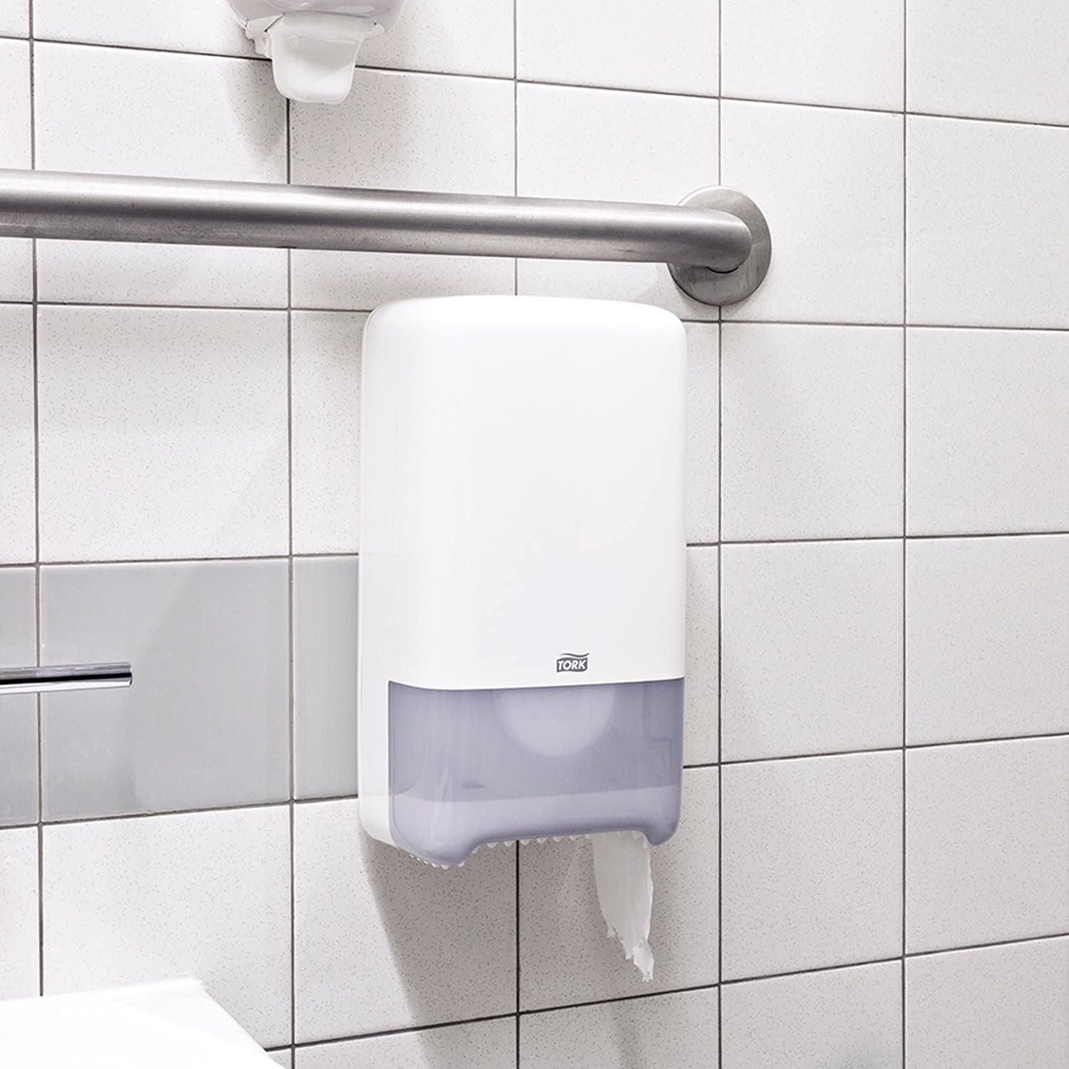 Tork 127530 Geavanceerde kwaliteit Midi zacht toiletpapier voor Tork T6 Dual Roll toiletpapierdispenser / 2-laags scheurbestendig zacht toiletpapier 27 stuks (27 x 100 meter)