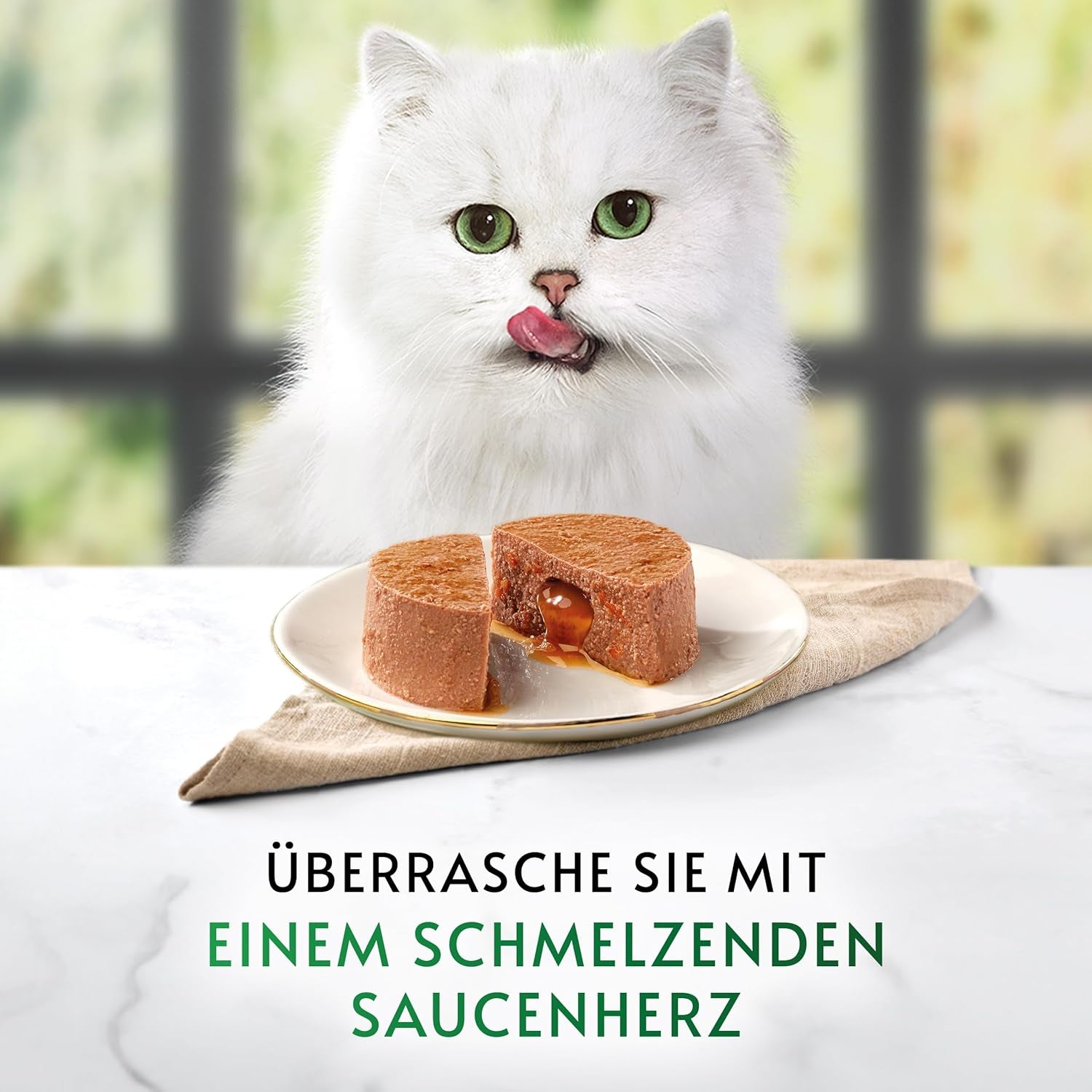 Gourmet Nature's Creations Hartsausmousse Natvoer voor katten, rijk aan kip, 12 stuks (12 x 85 g)