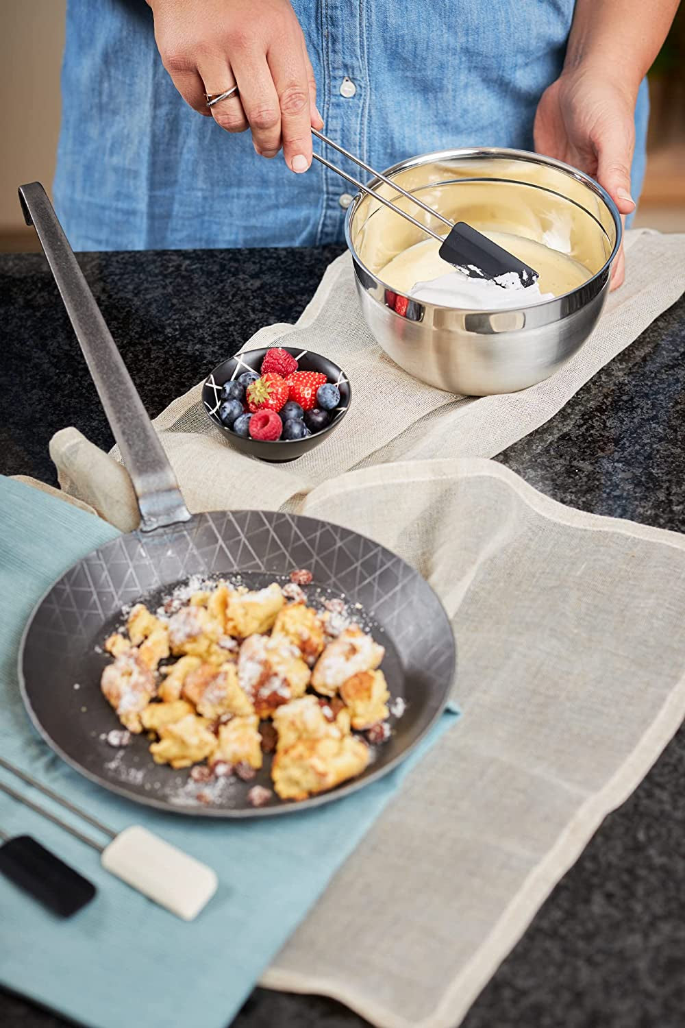 RÖSLE Serie 1888 Smeedijzeren koekenpan, hoge kwaliteit, hoge rand voor knapperige frietjes en snel gebraden vlees, geschikt voor grillen en inductie Potten en pannen Naty Shop