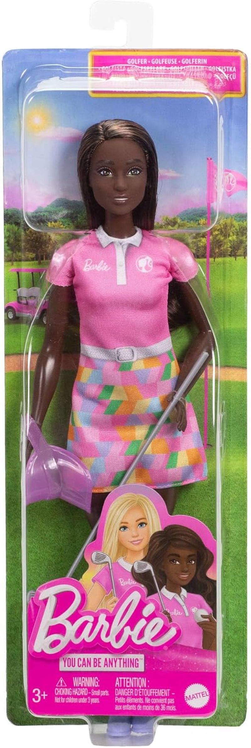 Barbie brunette golferpop in afneembare roze polojurk, golfuniform, inclusief pet en golfclubaccessoires, JCR69