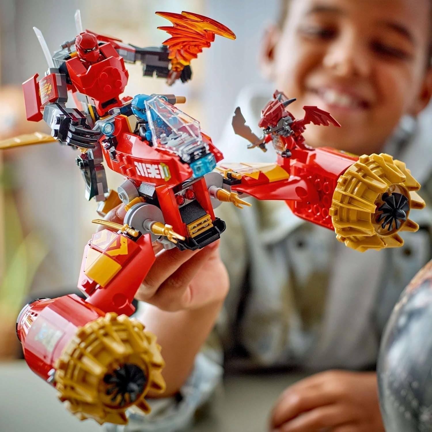 LEGO NINJAGO Kai's Storm Rider Mecha - Vliegend motorspeelgoed met 3 minifiguren - Mecha met beweegbaar hoofd, armen en benen - Bouwspeelgoed - Cadeau voor jongens en meisjes vanaf 7 jaar 71830 Bouwsets Besuche den LEGO-Store