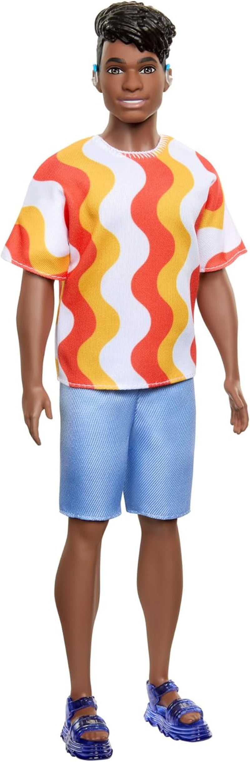 Barbie Fashionista's Ken Pop nr. 220 Met bandjes en wijde lichaamsvorm in een uitneembaar shirt met oranje patroon, korte broek en platformsandalen, HRH23 Naty Shop Dolls