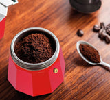 Cilio Classico espressomachine voor 6 kopjes | elektrisch 480W | Ø 11,5 cm Hoogte: 25 cm | aluminium | rood | geïntegreerde kookplaat | met warmteopslagfunctie en reduceerfilter | voor reizen of kamperen