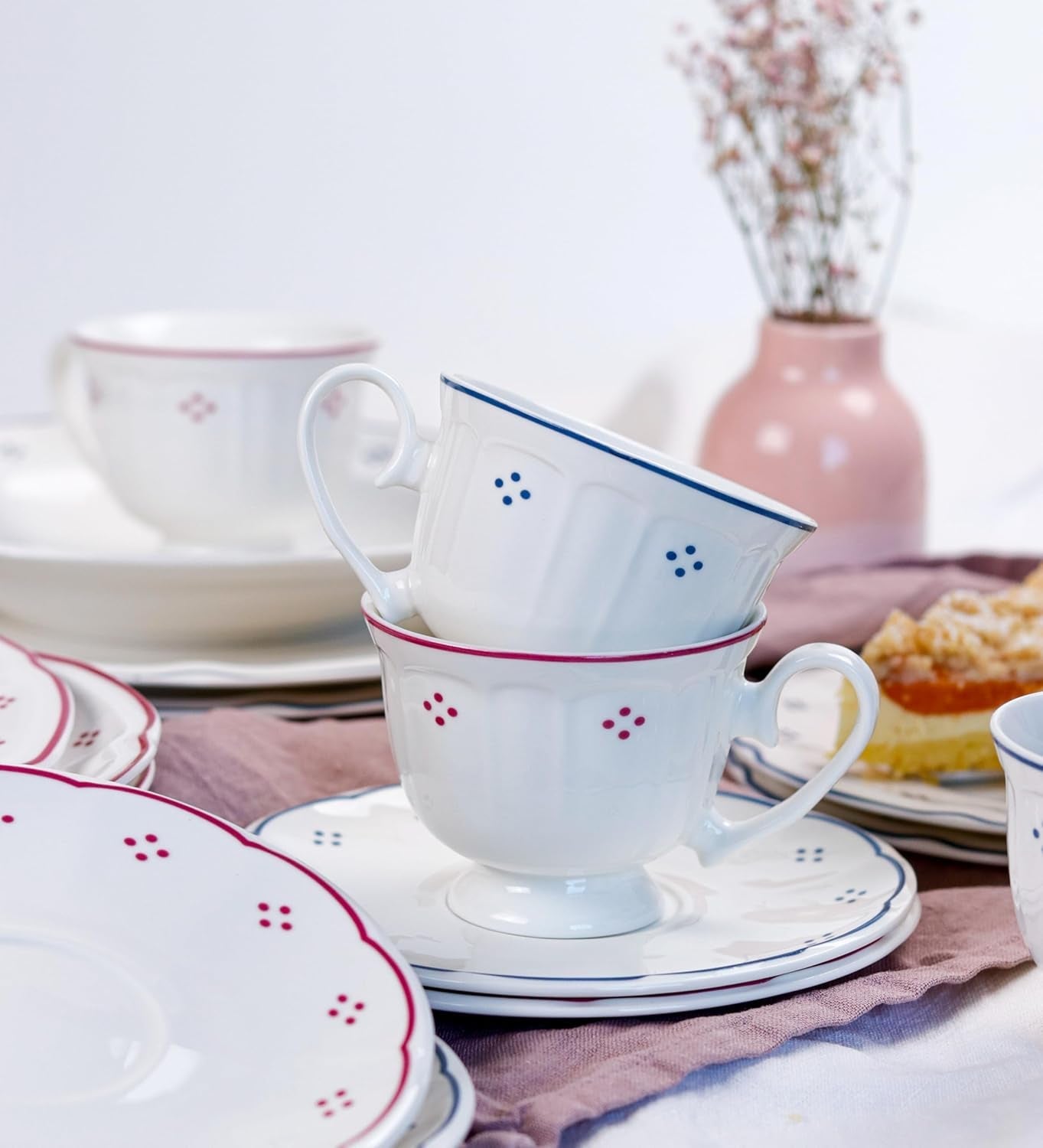 Mäser Lova Serie 18-delig porseleinen koffieservies - 6 dessertborden (19,5 cm), 6 kopjes (19 cl) en 6 schotels (15,5 cm), blauw