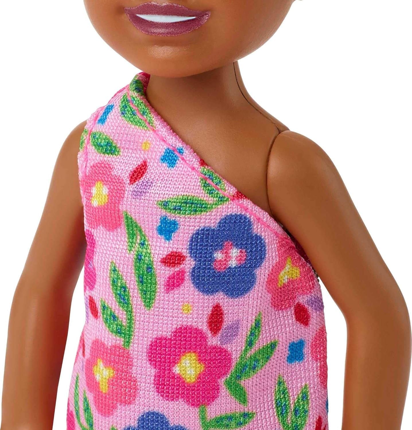 Barbie Chelsea Club – HGT07 – 15 cm gelede roze bloemenpop voor meisjes van gemengd ras