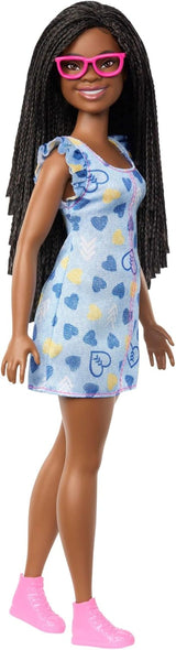 Barbie Fashionistas pop nr. 229 met Downsyndroom in hartjurk, ontwikkeld in samenwerking met de National Down Syndrome Society, HYK14 Naty Shop Dolls