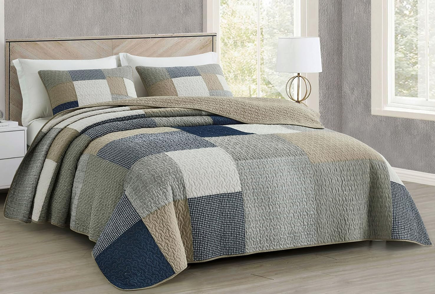 Chezmoi Collection Addy Patchwork-dekbedset Voorgewassen katoen Lichtgewicht Omkeerbaar Het hele seizoen Oversized 3-delig Marine Wit Grijs Taupe Geruite quilts en quilts Naty Shop Plaid Patchwork Taupe Oversized King