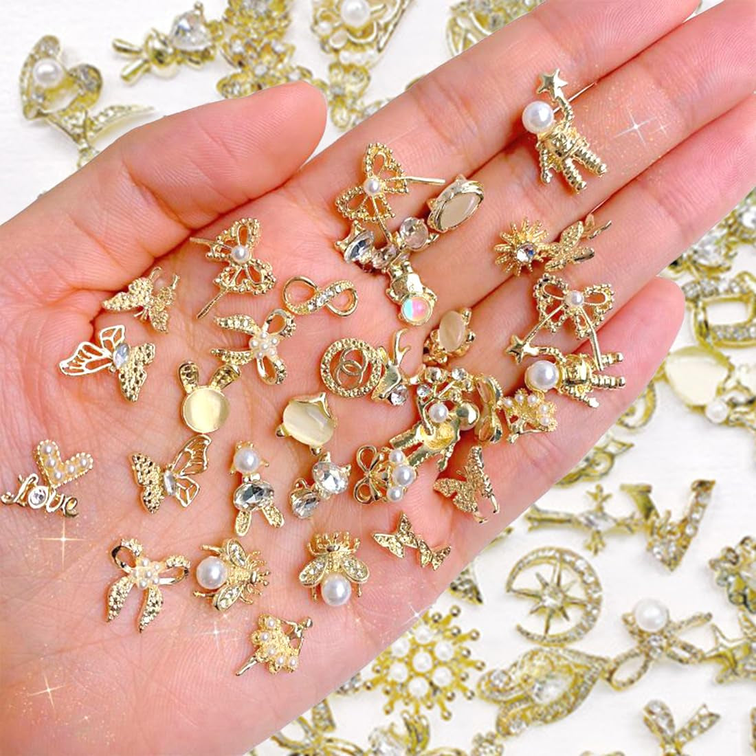 50 Stück Gold Nail Charms, 3D Shiny Nail Art Charms, Glitzersteine ​​​​Nägel Perle Legierung Nagel, Schmetterling Strasssteine ​​​​Nägel Charms, DIY Nail Art Zubehör, Für Mädchen Frauen