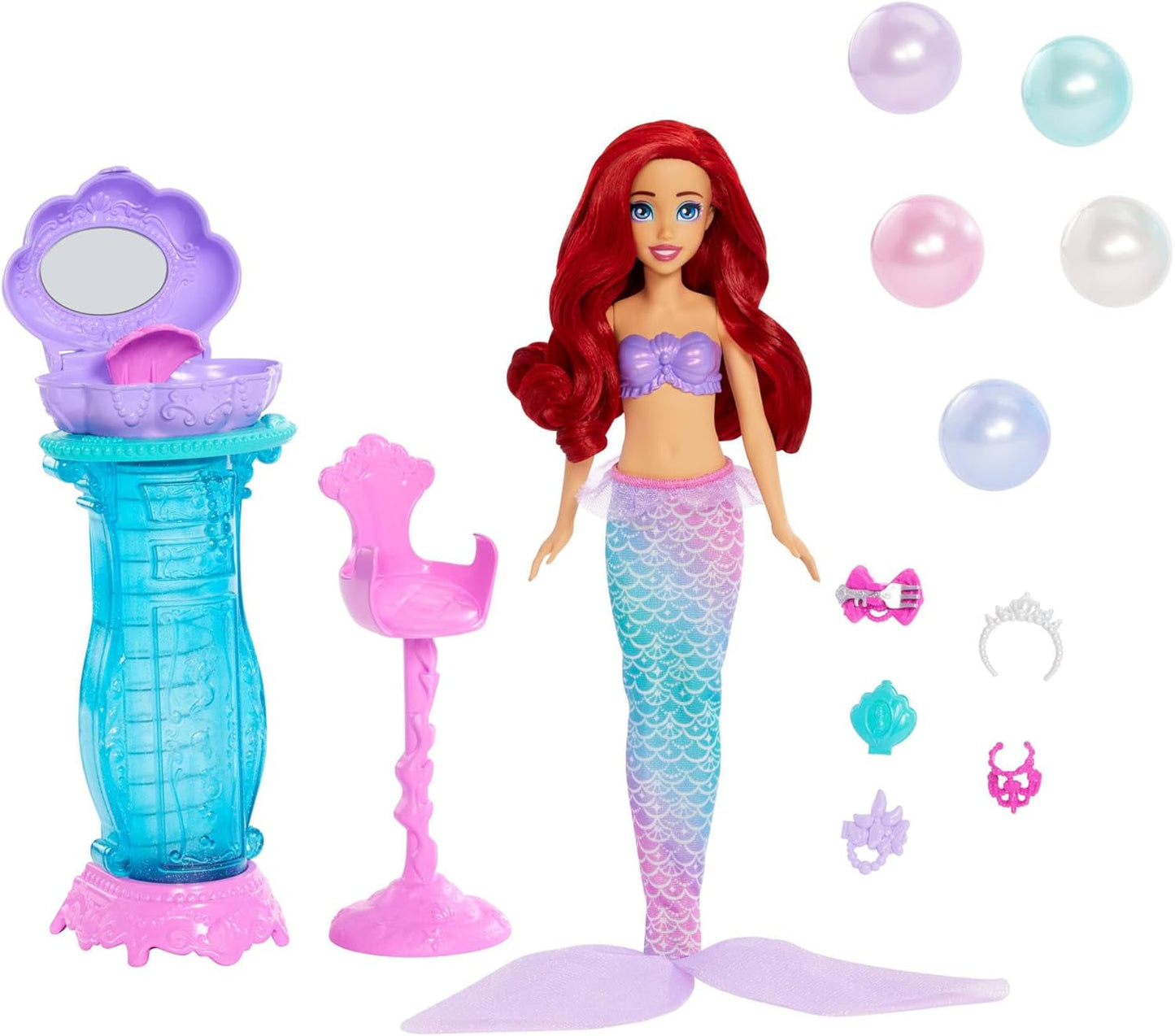 Mattel Disney Princess speelgoed, make-up schelp zeemeermin Arielle modepop met afneembare staart, make-uptafel met 5 herhaalbare pop-up verrassingen en 5 accessoires, JBF86 Naty Shop-poppen