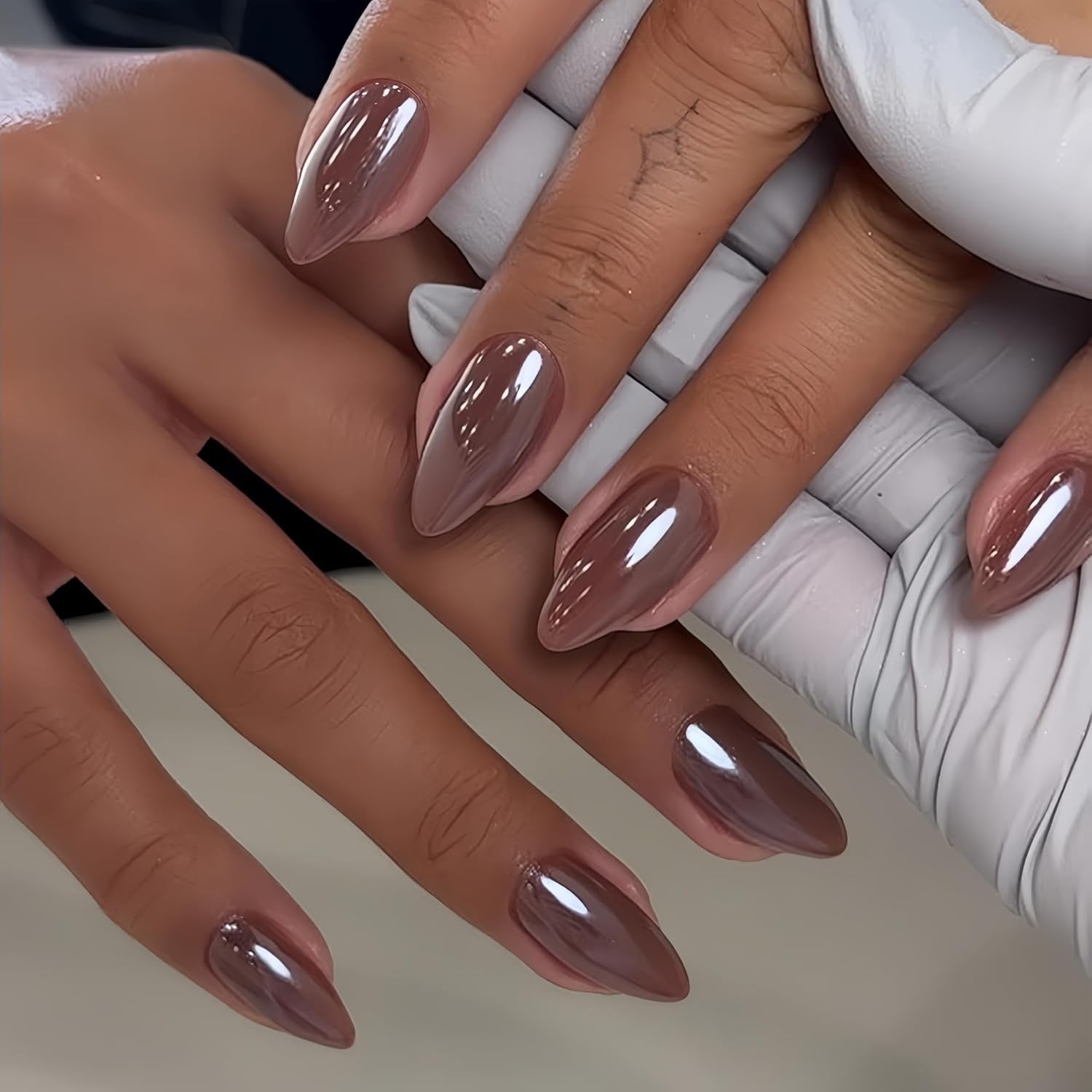 Zelfklevende chroomnagels - Medium amandelbruin Glitterlijm op nagels Glitter nepnagels Lijm op kunstnagels Geglazuurde acrylnagels voor dames 24 stuks