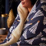 Night Lark Cozy Sherpa Fleece deken, klassieke rode tartan, 9 Tog, luxueus, pluizig, dik en omkeerbaar, perfect voor bank, bed, bank, bank. Hypoallergeen, wasbaar in de machine. Afmetingen: bedden en dekens Nachtleeuwerik Feestelijke bomen Eenpersoonsbed
