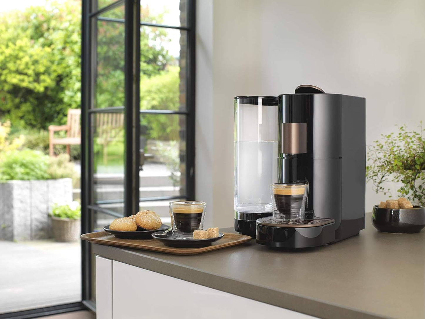K-FEE TWINS II capsule-espressomachine voor koffie, thee en cacao | Espressomachine voor grote kopjes | Snelle verwarming | Watertank van 2,3 liter | 19 maten | Zwart-koper