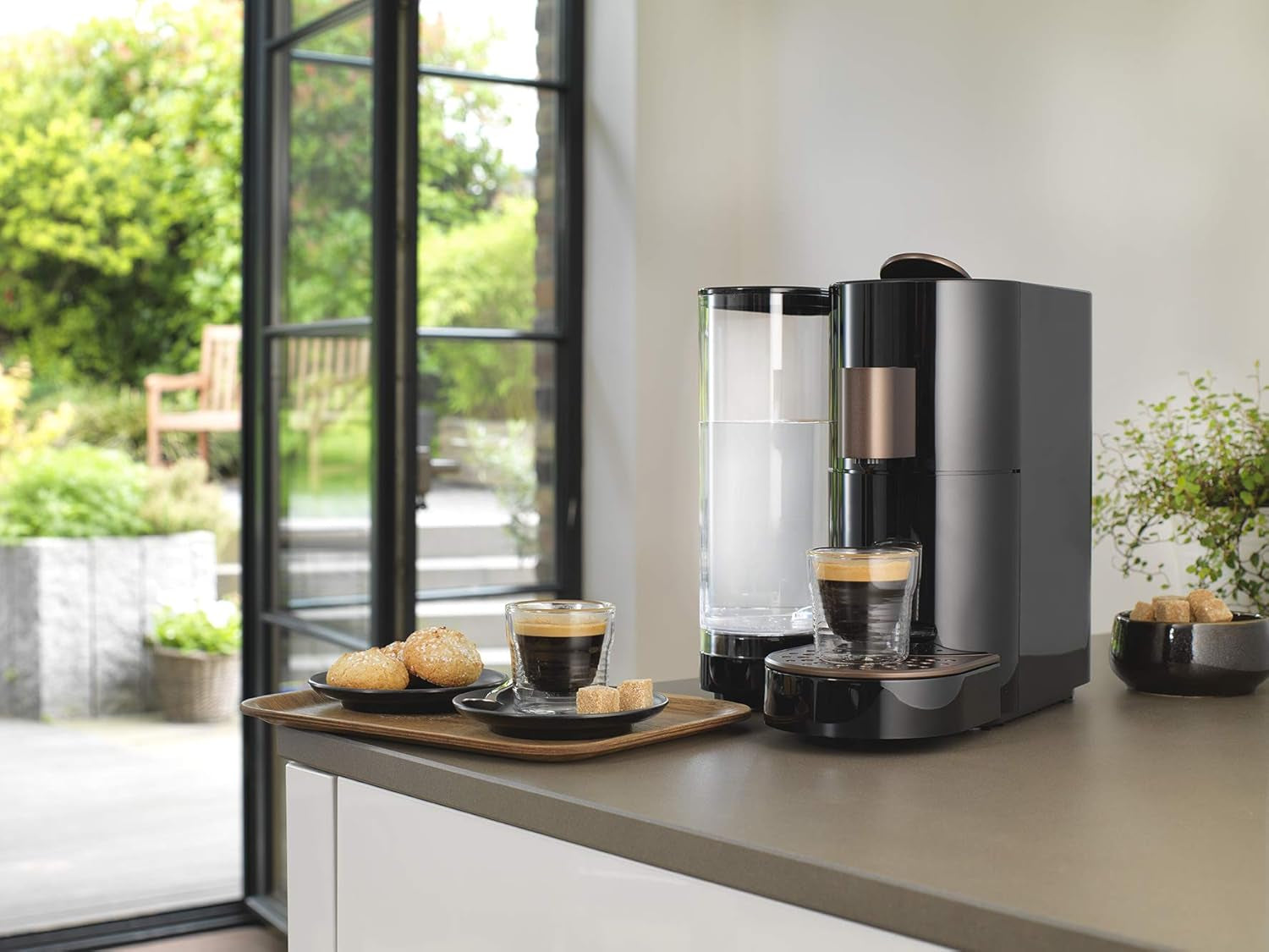K-FEE TWINS II capsule-espressomachine voor koffie, thee en cacao | Espressomachine voor grote kopjes | Snelle verwarming | Watertank van 2,3 liter | 19 maten | Zwart-koper