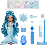 Rainbow High Winter Wonderland - Skyler (blauw) - 28 cm verborgen magische wateraccumulerende sneeuwmodepop met sneeuwpopset, geschikt voor 4-12 jaar oude kinderen en verzamelaars Naty Shop-poppen