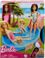 Barbiepop en accessoires - zwembad met glijbaan en accessoires voor urenlang speelplezier in de zon, roze badpak met tropisch design, voor kinderen vanaf 3 jaar, HRJ74 Naty Shop Poppenhuizen