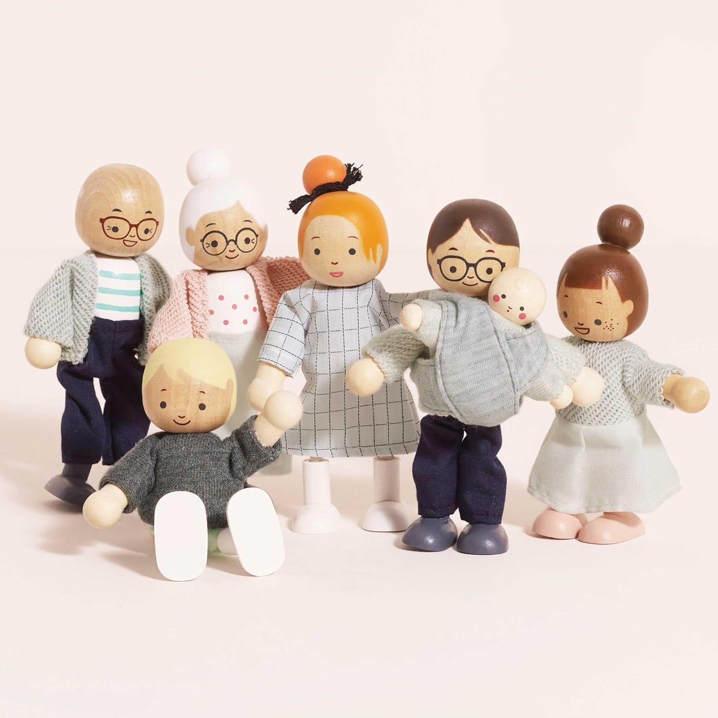 - Meine Familie met 4 puppen – Holz, Stoff – P053