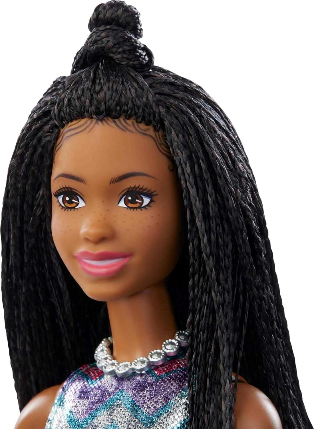 Barbie GYJ22 - gratis podium voor Big Dream Brooklyn-pop (ca. 30 cm, bruine staartjes) met filmliedjes, verlichting, microfoon en accessoires, cadeau voor kinderen vanaf 3 jaar Naty Shop Dolls