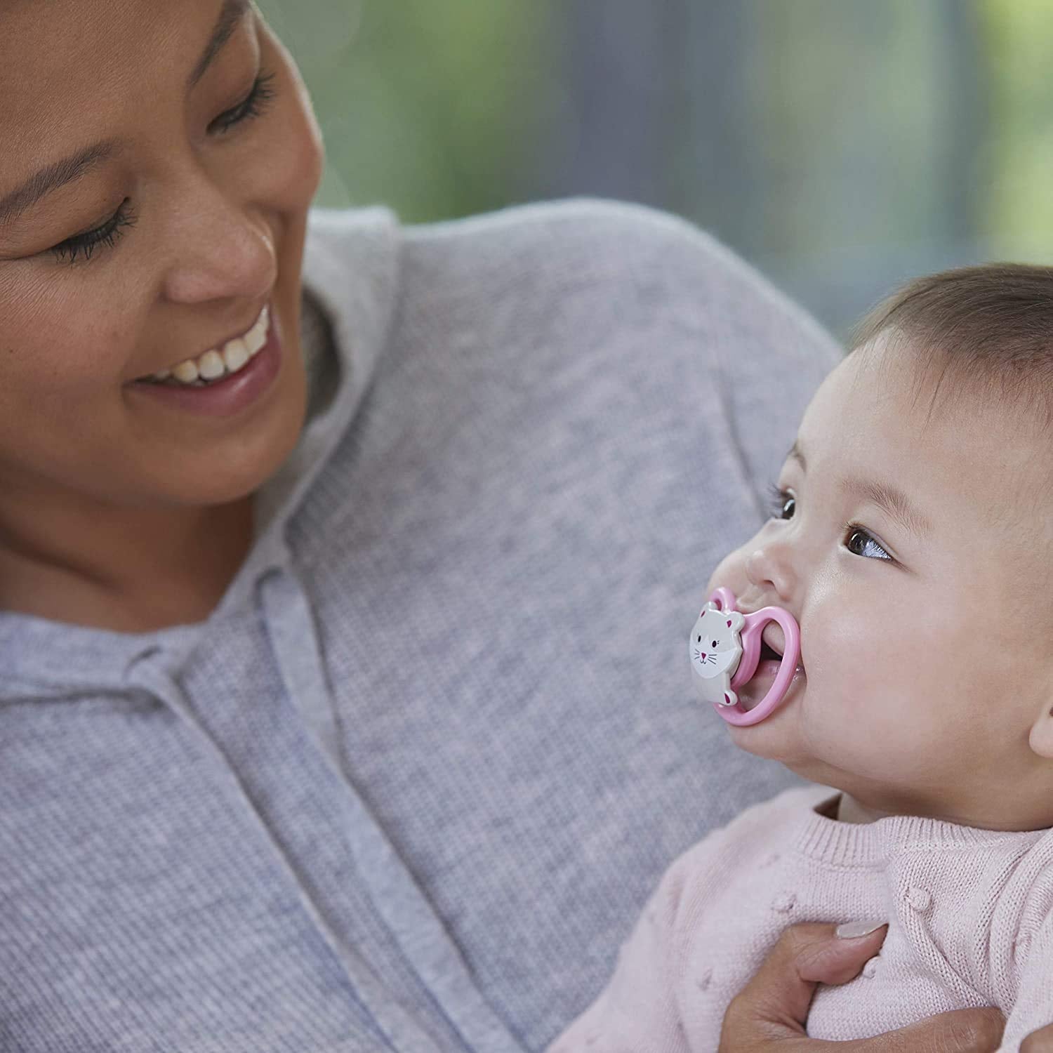 NUK Space Babyfopspeen 6-18 maanden, extra grote openingen voor gevoelige huid, BPA-vrije siliconen, zebrapatroon, 2 stuks