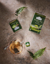 Ahmad Tea - Groene thee - Smaakverzegelde, individueel verpakte theezakjes met 2 g thee per portie - 20 theezakjes met bandjes (pak van 2)
