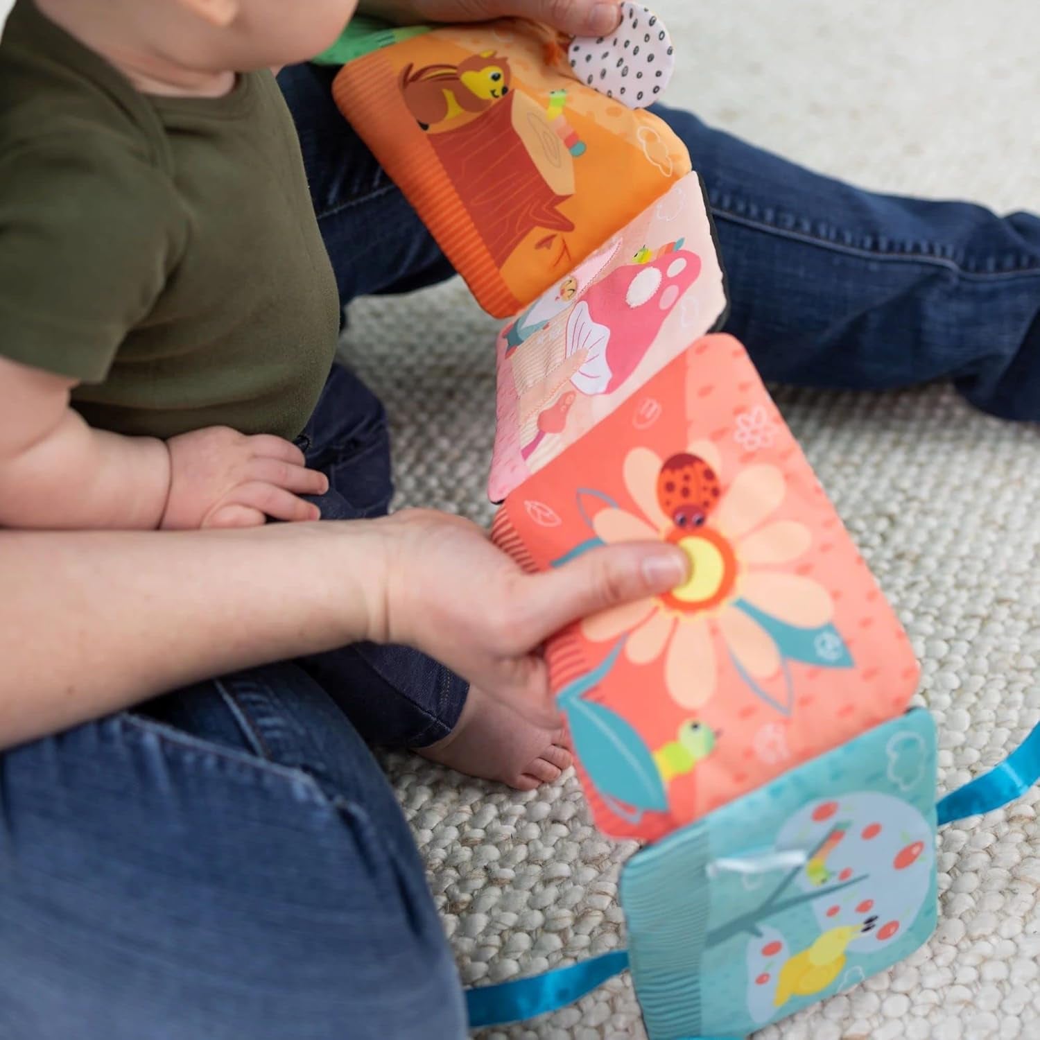 Lamaze Kleurrijke rupsrit, speelgoed voor pasgeborenen, zintuiglijk babyspeelgoed met kleuren en geluiden, ontwikkelingsspeelgoed voor jongens en meisjes van 6 maanden, L27463 Babyspeelgoed Naty Shop