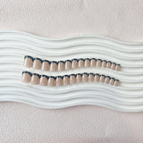 Korte Franse tip nepnagels - 30 stuks zwarte nagels om op korte vierkante nagels te lijmen, Franse tip nepnagels met lijm, vierkante kunstnagels set voor dames
