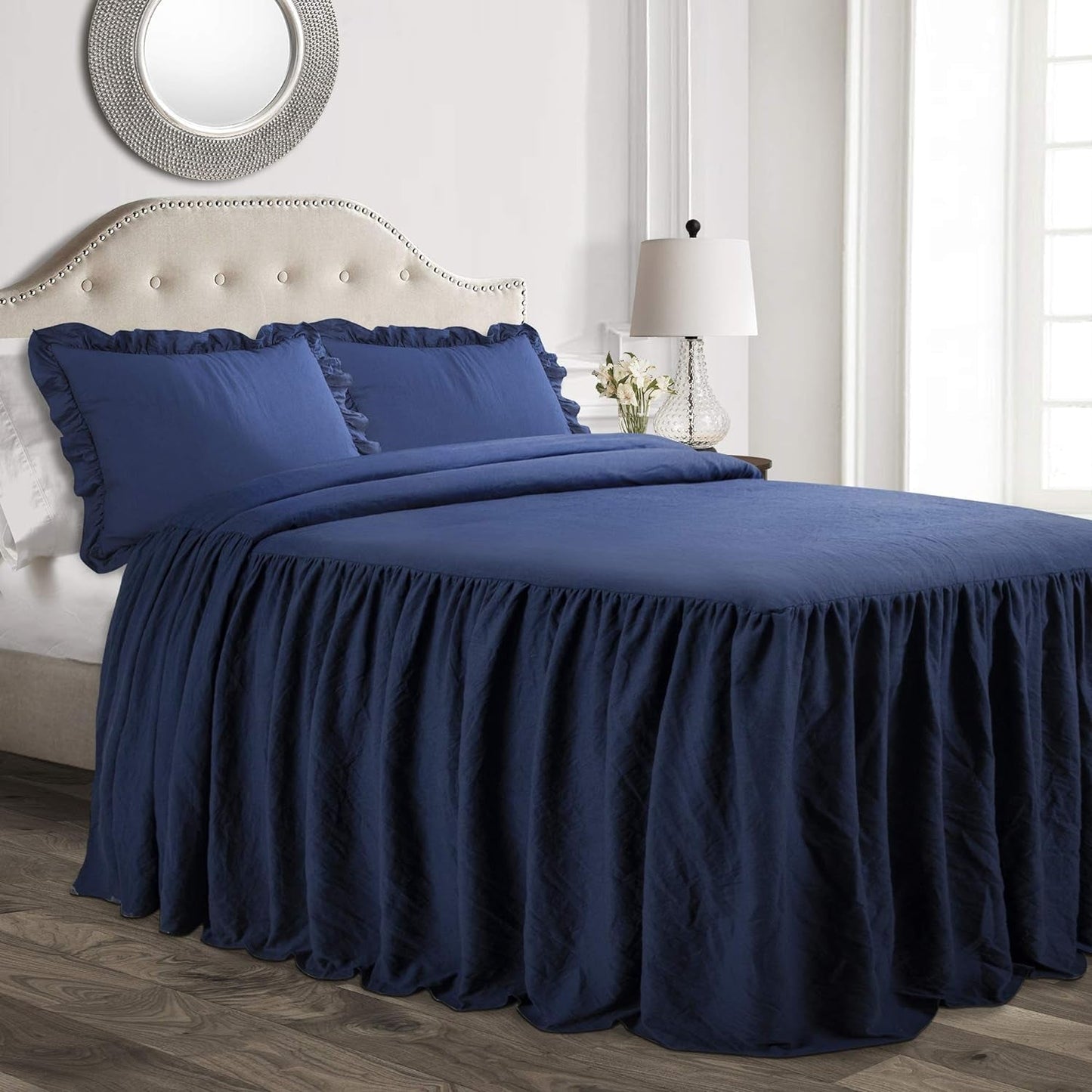Weelderig decor beddengoedset met ruchesrok 3-delige luxe boerderijbeddengoedset Elegant charmant ruchesdetail Tijdloze stijl en klassiek ontwerp Zacht en lichtgewicht kingsize Weelderige decorbedden en dekbedden Marineblauw Koning