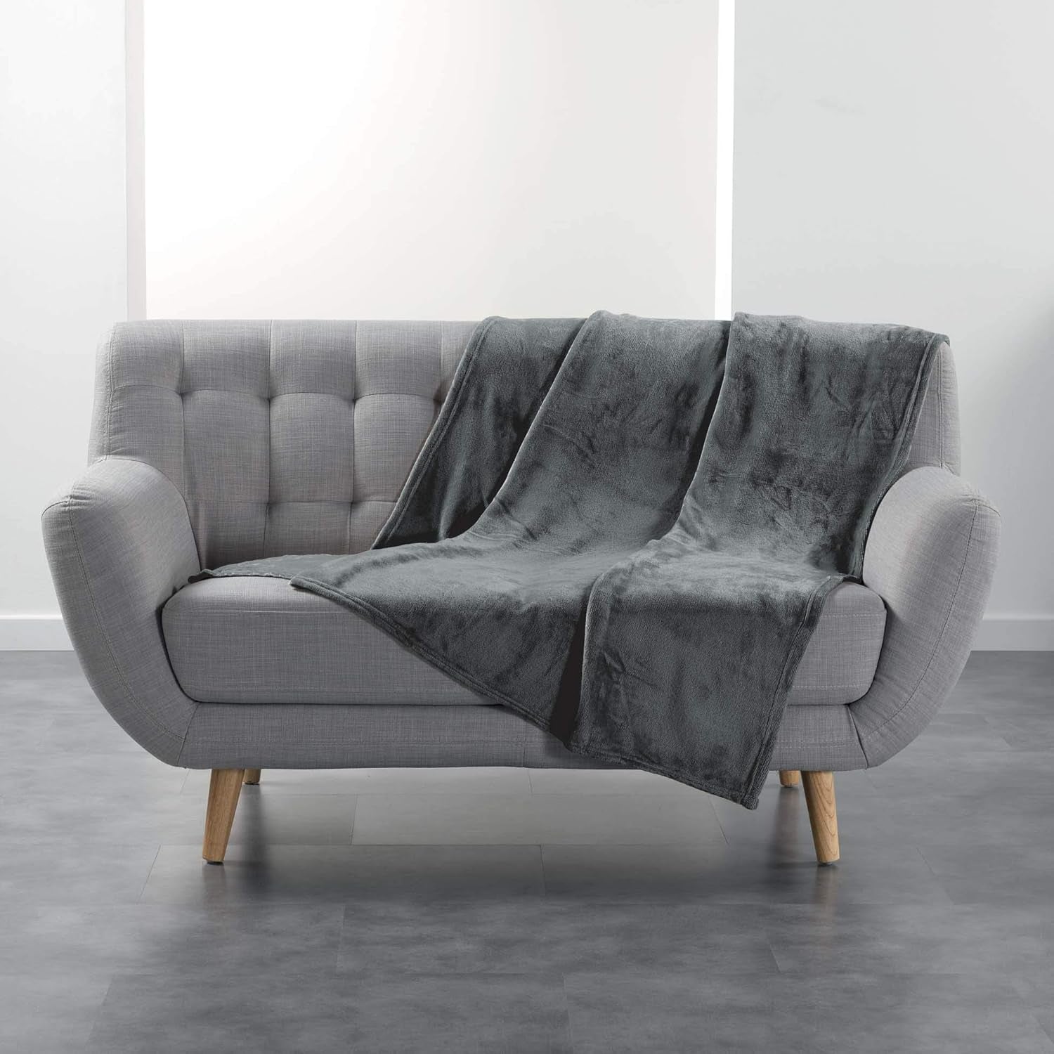Douceur D'Intérieur Flanou Plaid, Polyester, Grijs, 125 X 150 Cm Dekbedden en dekbedden Naty Shop Grijs