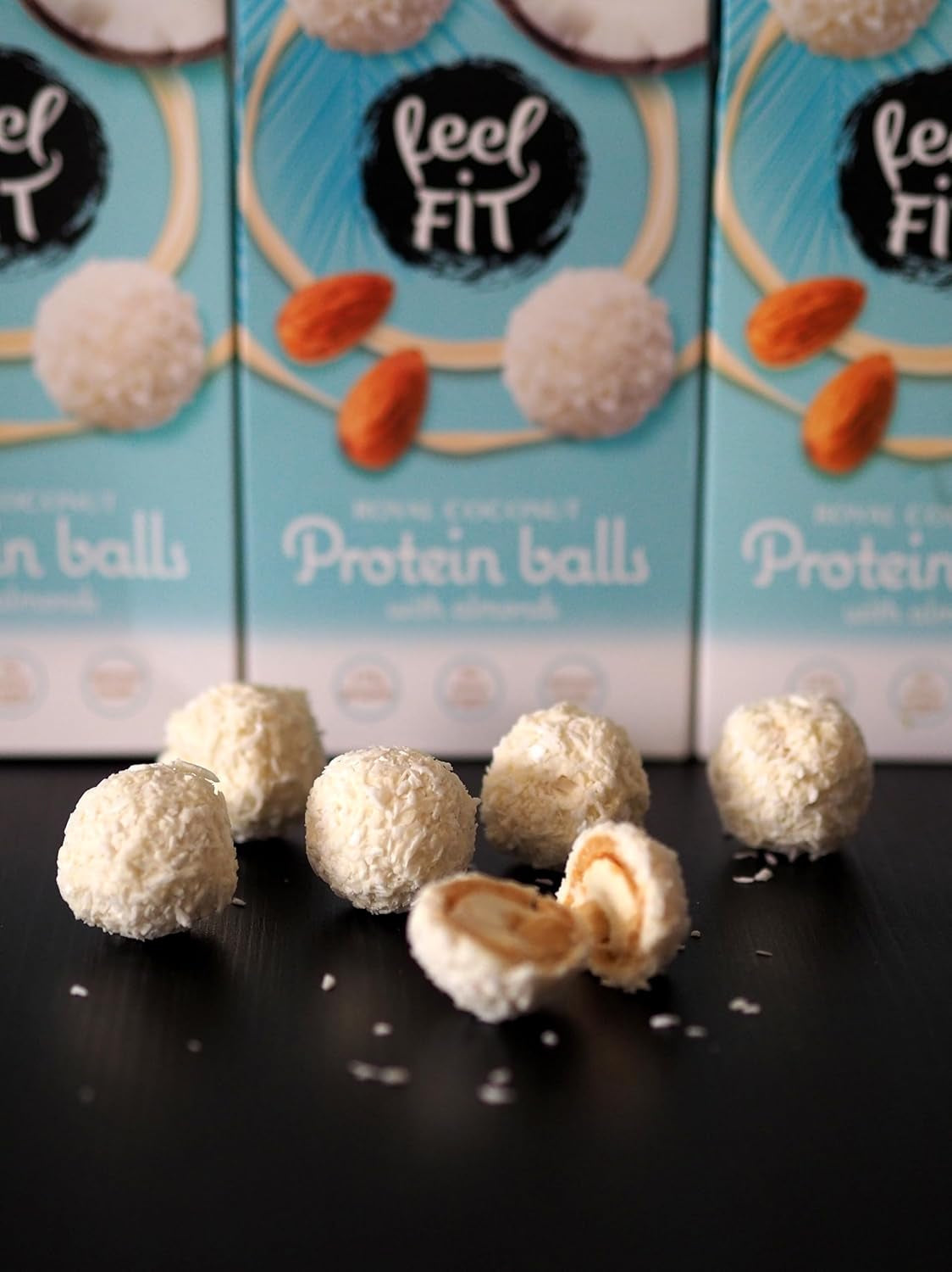 Suikervrije kokospralines met amandelen, feel FIT, geen toegevoegde suikers, 17% eiwit, 63 g