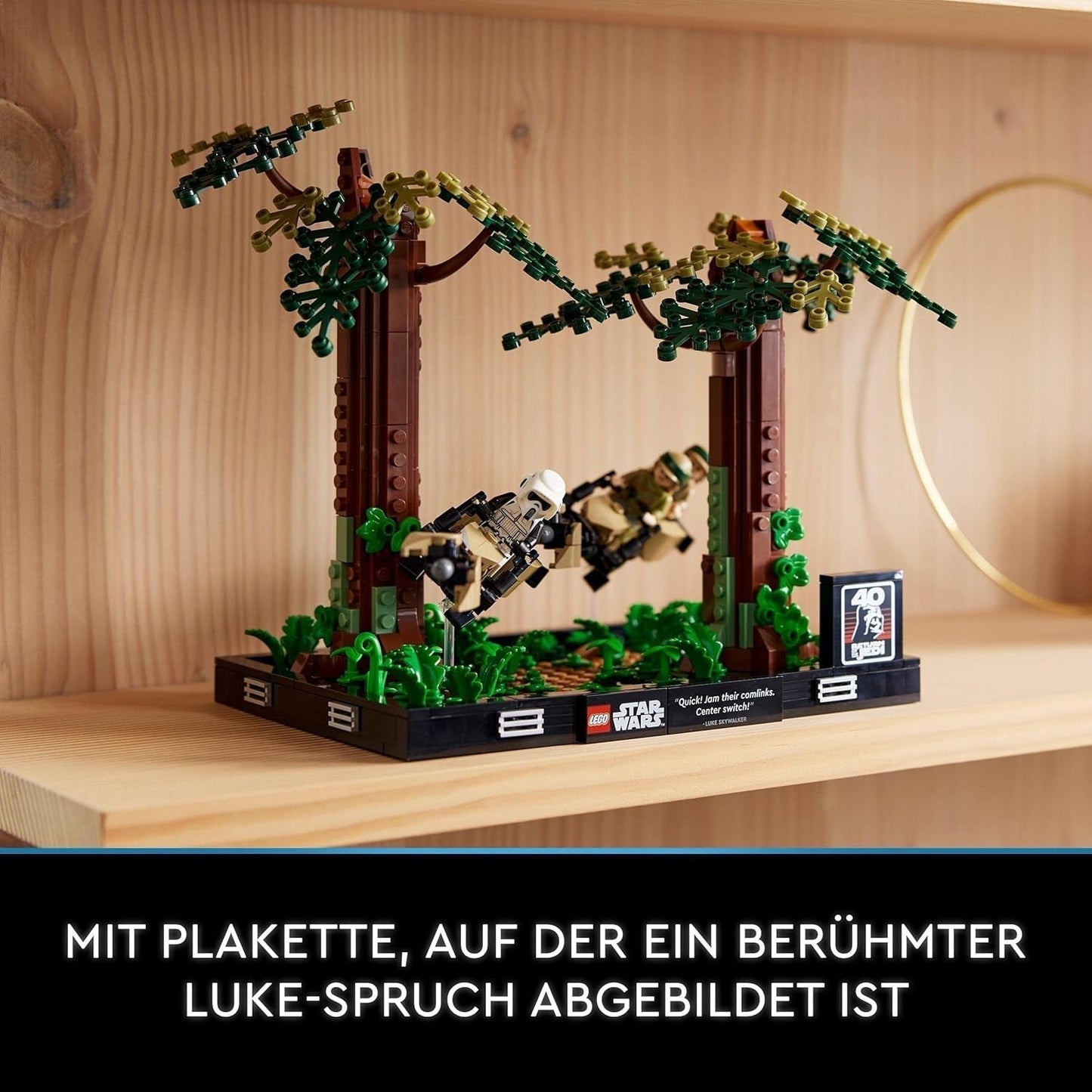 LEGO 75353 Star Wars Pursuit on Endor - Dioramaset, Return of the Jedi met Luke Skywalker, Princess Leia & Scout Trooper en Speeder Bikes, bouwsets ter ere van het 40-jarig jubileum Besuche in LEGO-Store