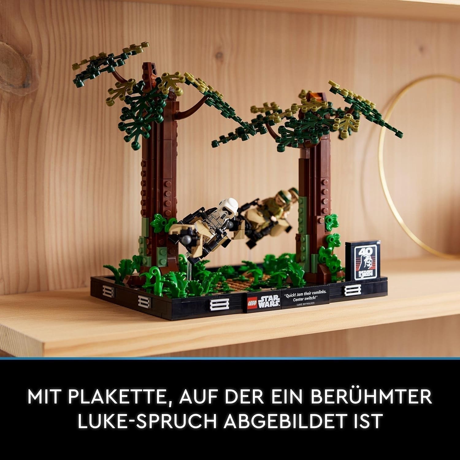 LEGO 75353 Star Wars Pursuit on Endor - Dioramaset, Return of the Jedi met Luke Skywalker, Princess Leia & Scout Trooper en Speeder Bikes, bouwsets ter ere van het 40-jarig jubileum Besuche in LEGO-Store