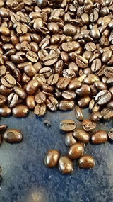 Quarta Caffè Sorte Rossa bonen - Arabica en robuuste koffie, 250 g, krachtig en energiek aroma - 1 verpakking van 250 g. Geproduceerd in Apulië, Salento