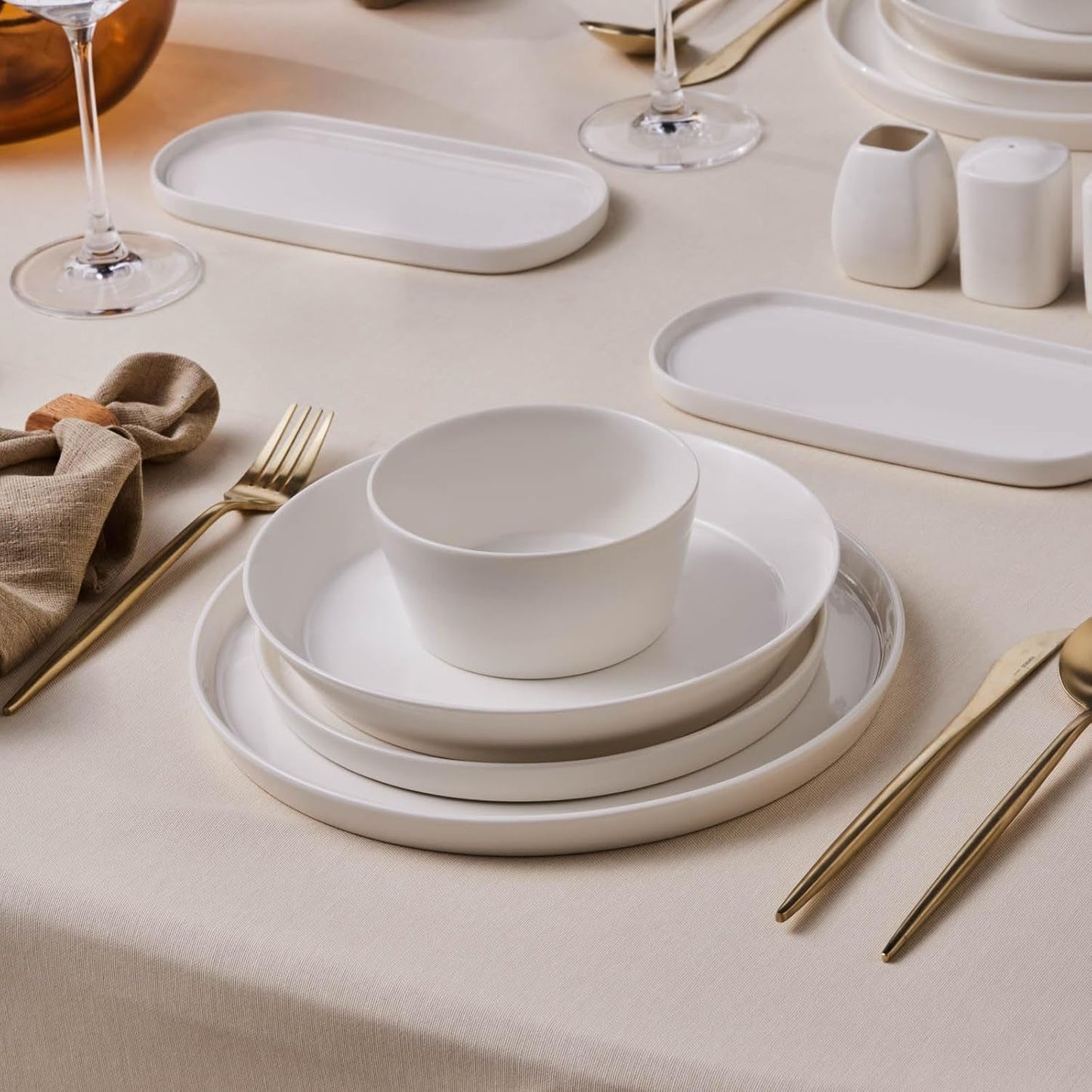 Karaca Stream Bone Bomo 12-persoons serviesset Elegante vierkante bordenset Elegant wit porseleinen servies