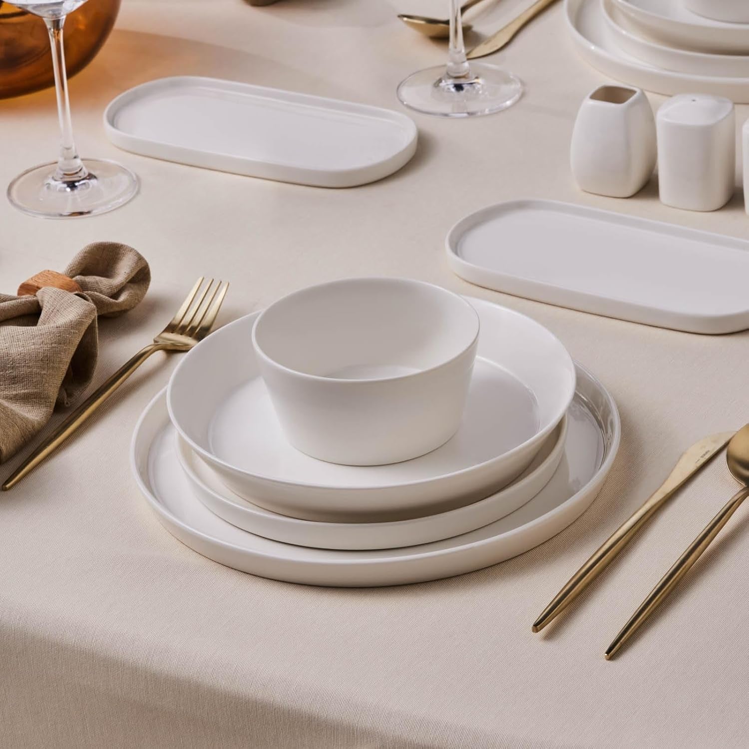 Karaca Stream Bone Bomo 12-persoons serviesset Elegante vierkante bordenset Elegant wit porseleinen servies