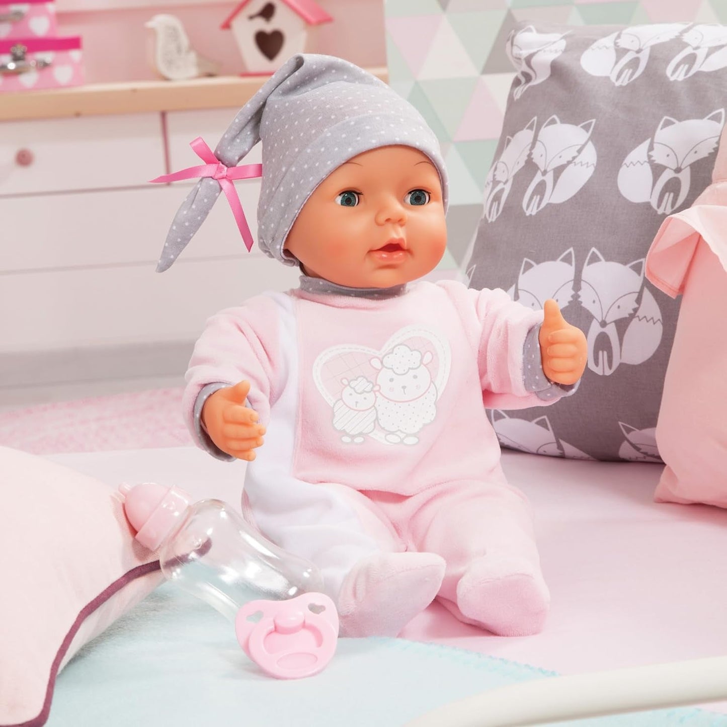Bayer Design 93829AA My Piccolina interactieve pop met functie, Pratende pop, Beweegt mond, 38 cm, Fopspeen, Babyfles, Roze, Grijs