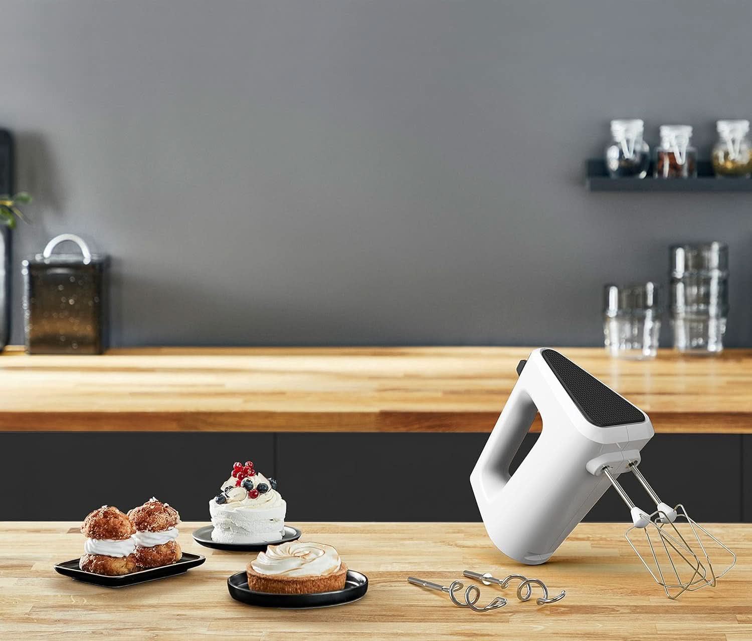Krups GN4001 3 Mix 4000 Handmixer | 450 Watt | Robuust ontwerp | Variabele snelheidsregelaar | Turbo- en Auswurf-functie | Incl. 2 Rührbesen en 2 Knethaken | Weiß/Grau Keuken Naty Shop
