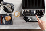 De'Longhi Magnifica Evo Next - Perfetto volautomatische espressomachine met LatteCrema melkopschuimer, 13 One-Touch-drankjes, koffie- en cappuccinomaker, kleurentouchscreen, titanium (ECAM312.80.TB)