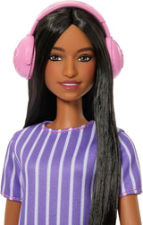 Barbie Fashionistas pop nr. 245, autistische pop met paars gestreepte jurk en accessoires zoals fidgetspinner, tablet en koptelefoon, JJN58