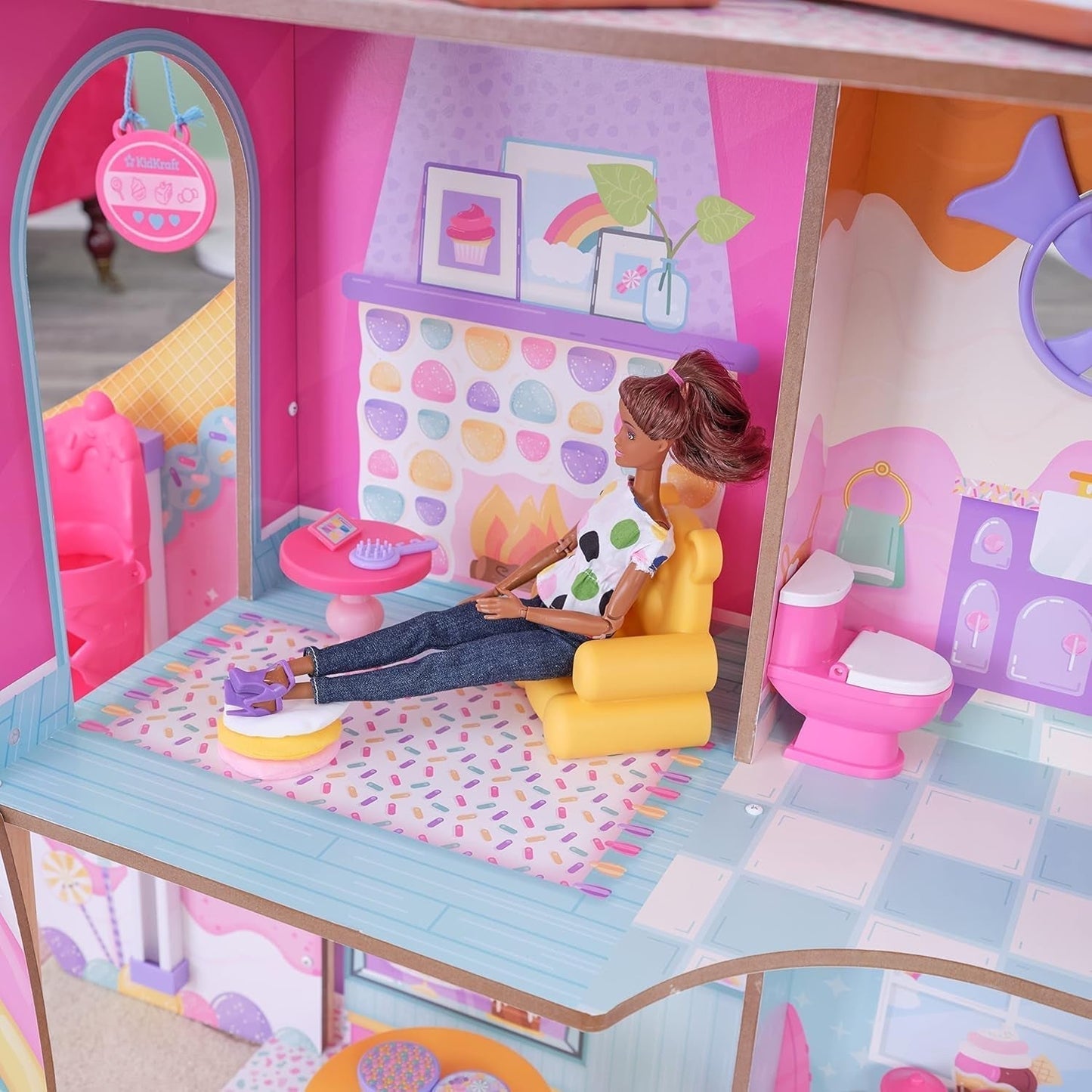 Kidkraft Candy Castle houten poppenhuis met meubels en accessoires, Llama Eenhoorn figuurhuis, ijstaartlift en rubberen stoel voor poppen, speelgoed voor 3 jaar oud, 20242 Naty Shop poppenhuizen