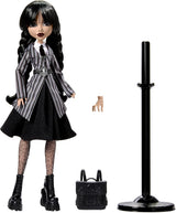 Monster High Wednesday-pop en accessoires Wednesday Addams verzamelfiguur in Nevermore Academy-uniform met ijskoude hand en rugzak-poppenstandaard HXJ04 Naty Shop-poppen