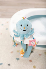 Octily badspeeltje 18x14cm incl. 3 beeldjes in geschenkverpakking 23,5x17x13,5cm blauw - speelgoed met grijpelementen - kinderbadspeeltje om te vangen en te spelen Baby Speelgoed Naty Shop