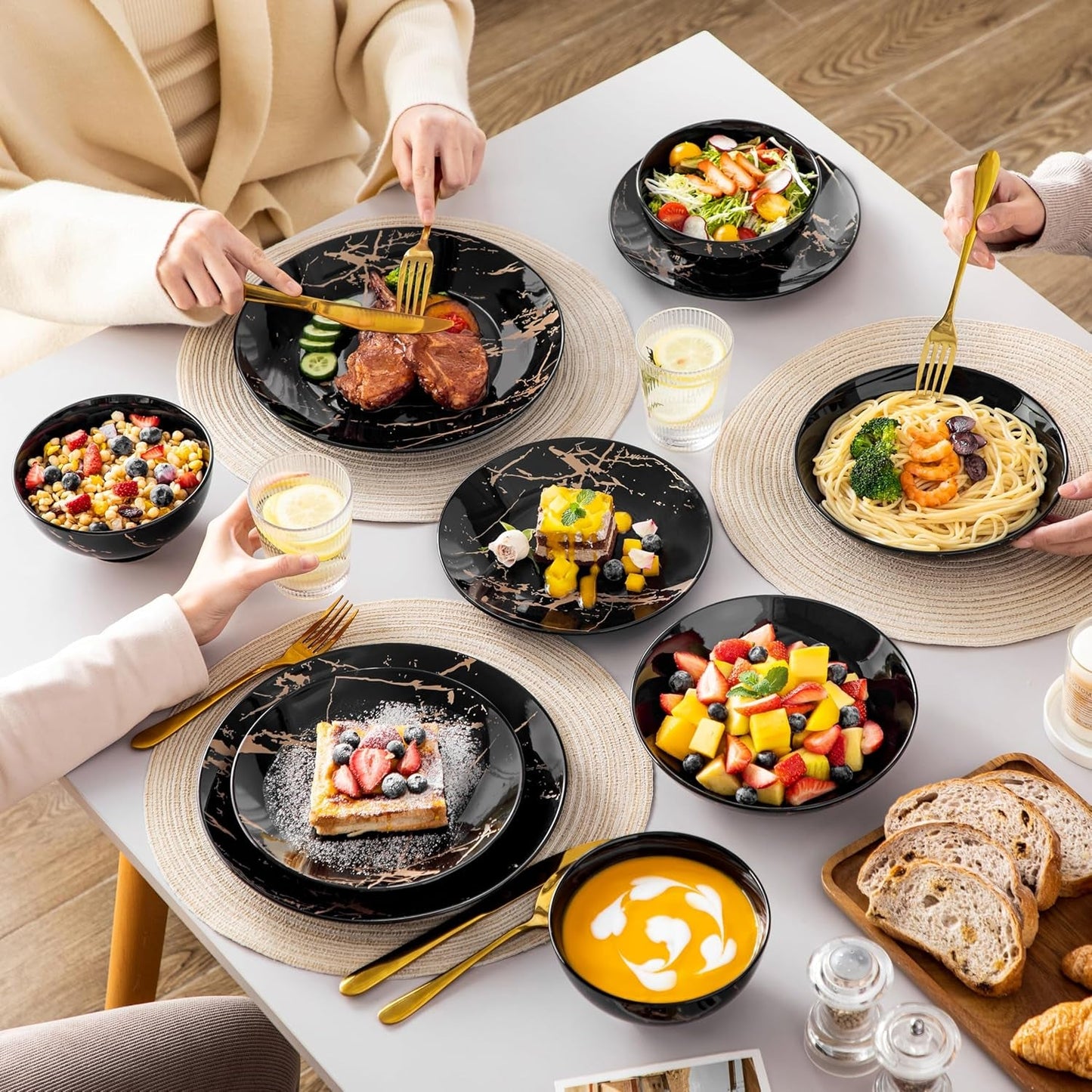 LOVECASA Daphne-serie porseleinen serviesset SWEET 24-delige combinatieset gouden design dinerborden dessertborden ontbijtgranenschalen en dinerborden voor 6 personen