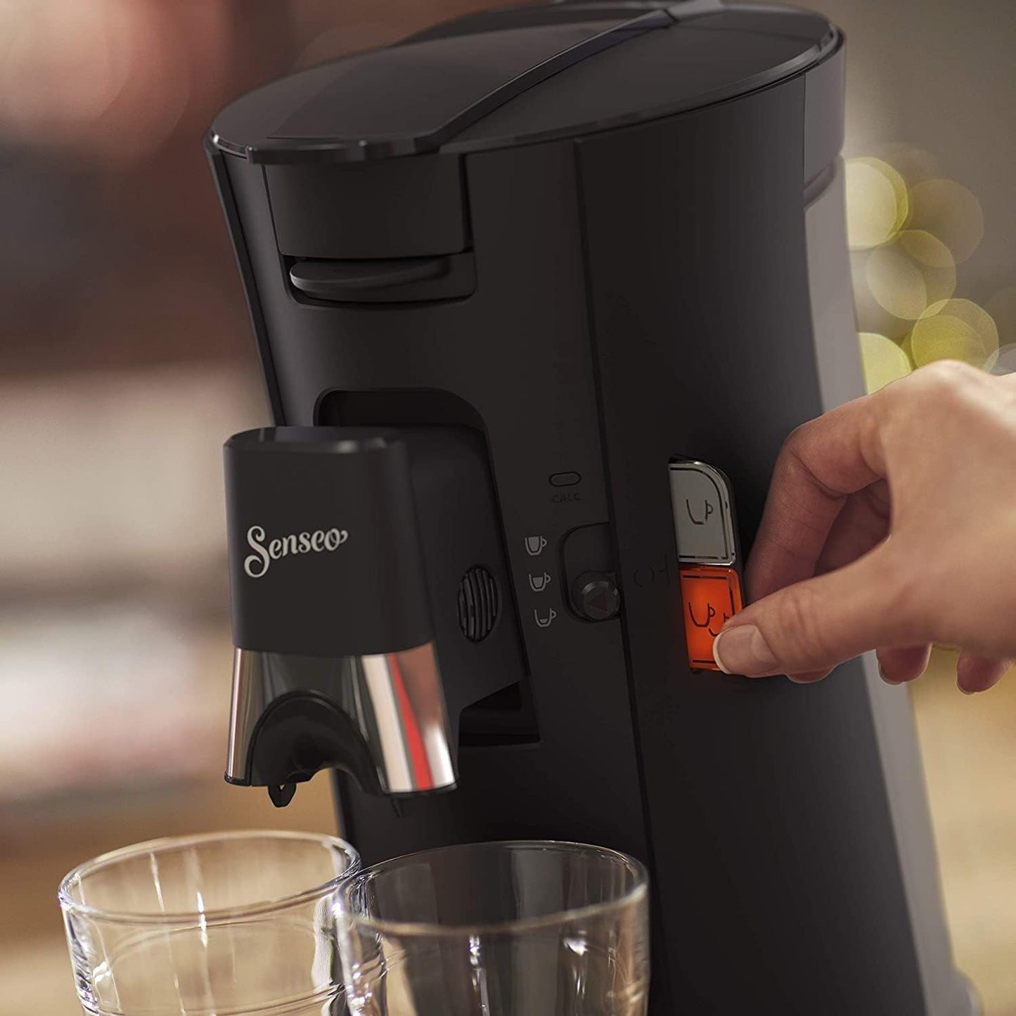 PHILIPS Senseo Select capsule-espressomachine met selectie van koffieintensiteit en geheugenfunctie, gemaakt van gerecycled plastic, kleur: zwart (CSA240/60)