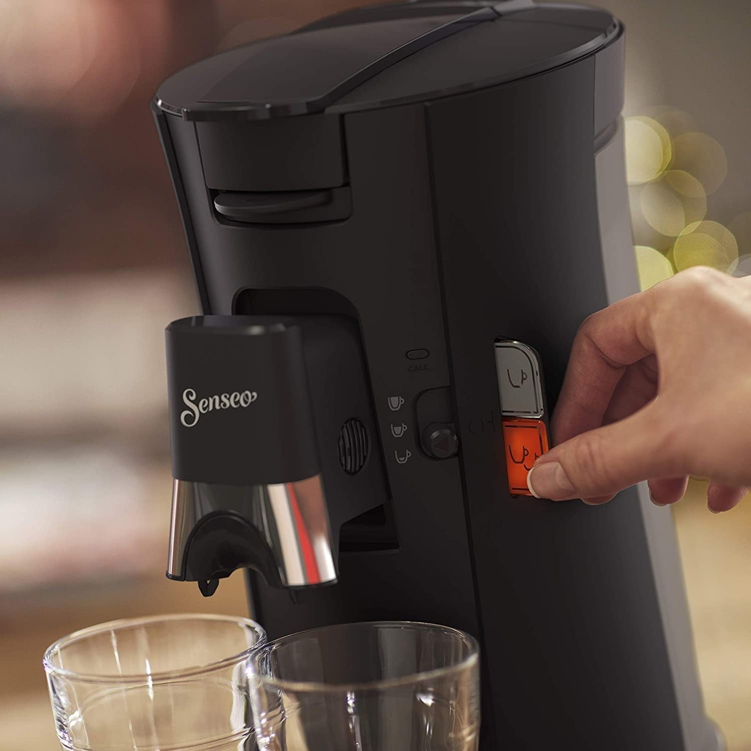 PHILIPS Senseo Select capsule-espressomachine met selectie van koffieintensiteit en geheugenfunctie, gemaakt van gerecycled plastic, kleur: zwart (CSA240/60)