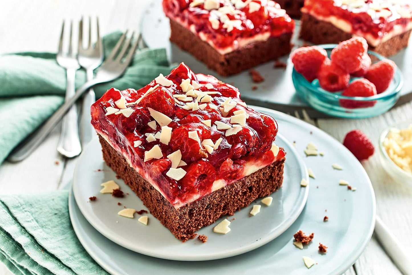 RUF Kleiner Himbeer-Schokokuchen, Mini-Kuchen Mit Feiner Puddingcreme, Himbeeren en Weißen Schokoraspeln, Inkl. Backform, 1X252G Mengsel voor bakken en koken Naty Shop